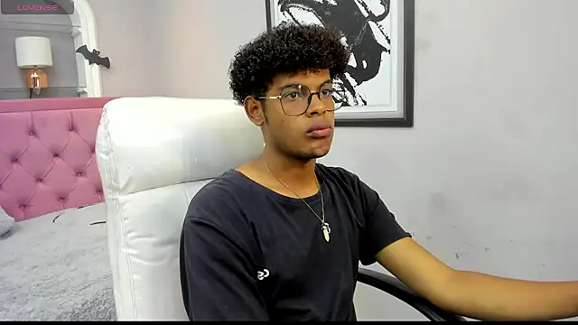 Snapshot of boylittle19cm chatting on 19, 10, 2025 boylittle19cm online show from 19, 10, 2025