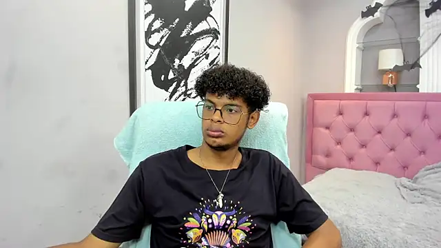 Snapshot of boylittle19cm chatting on 25, 10, 2025 boylittle19cm online show from 25, 10, 2025