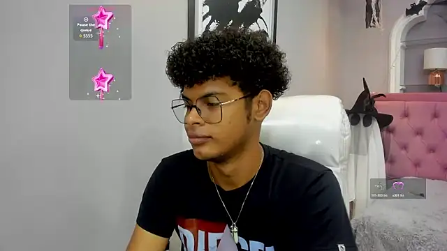 Snapshot of boylittle19cm chatting on 30, 10, 2025 boylittle19cm online show from 30, 10, 2025