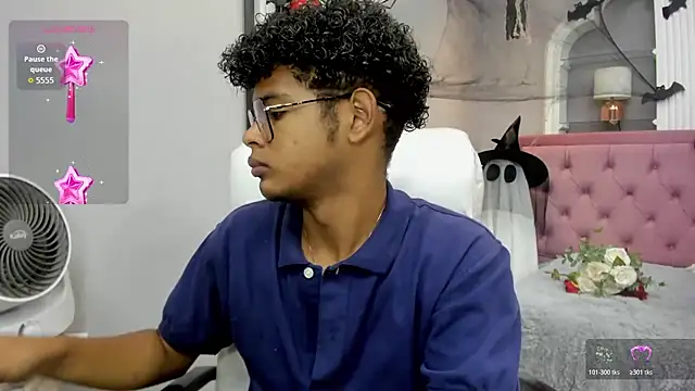 Snapshot of boylittle19cm chatting on 1, 11, 2025 boylittle19cm online show from 1, 11, 2025