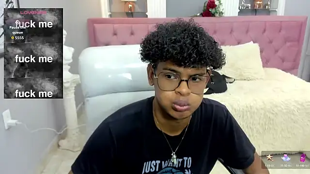 Snapshot of boylittle19cm chatting on 12, 11, 2025 boylittle19cm online show from 12, 11, 2025