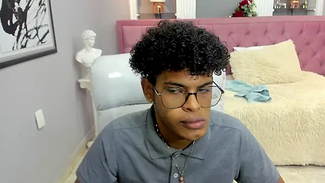 Snapshot of boylittle19cm chatting on 25, 11, 2025 boylittle19cm online show from 25, 11, 2025