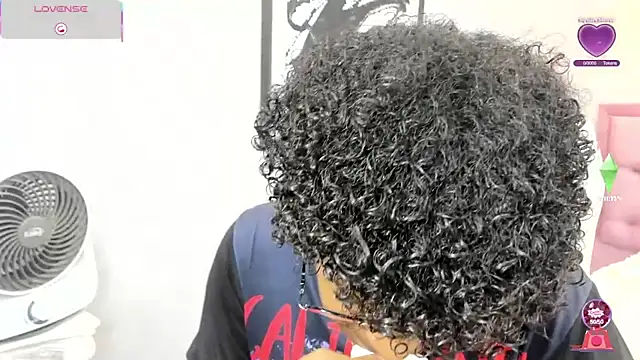 Snapshot of boylittle19cm chatting on 28, 11, 2025 boylittle19cm online show from 28, 11, 2025