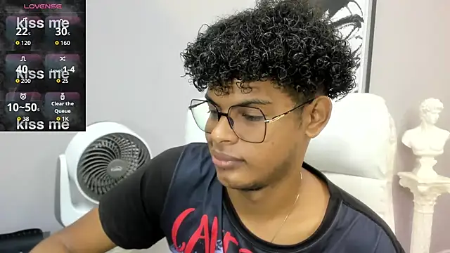 Snapshot of boylittle19cm chatting on 29, 11, 2025 boylittle19cm online show from 29, 11, 2025