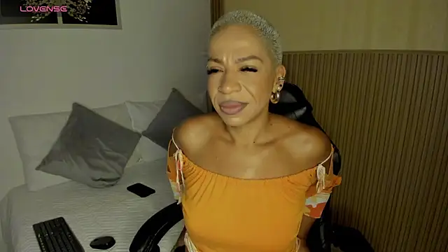 summer night  online show from 25, 4, 2026