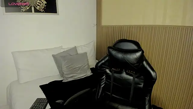 summer night  online show from 25, 4, 2026