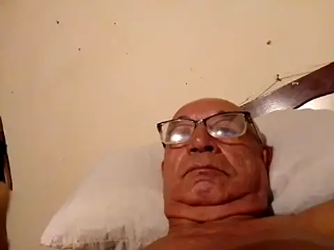 Snapshot of sincuenton24cmts chatting on 4, 4, 2026 sincuenton24cmts online show from 4, 4, 2026