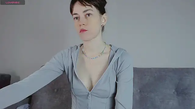 Amina Barbarian online show from 9, 1, 2025