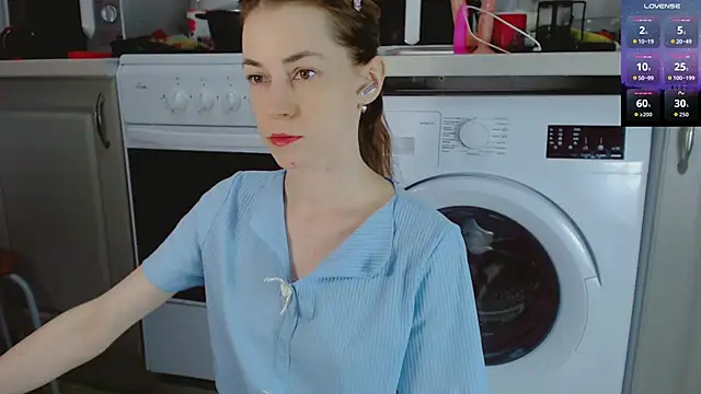 Amina Barbarian online show from 23, 11, 2025