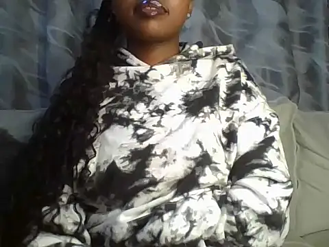 Snapshot of Chocolate_queen2 chatting on 29, 12, 2024 Chocolate queen2 online show from 29, 12, 2024