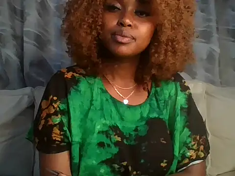 Snapshot of Chocolate_queen2 chatting on 15, 1, 2025 Chocolate queen2 online show from 15, 1, 2025