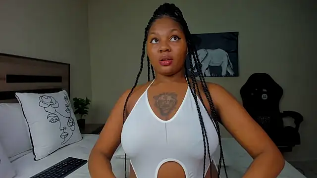 Snapshot of Renee-18 chatting on 30, 10, 2025 Renee-18 online show from 30, 10, 2025