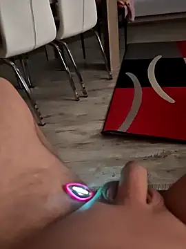 Szeltolo001 online show from 21, 4, 2026