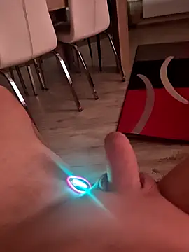 Szeltolo001 online show from 23, 4, 2026