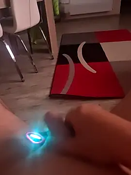 Szeltolo001 online show from 24, 4, 2026