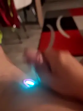 Szeltolo001 online show from 28, 4, 2026