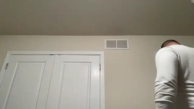 SluggishChase99 online show from 17, 12, 2024