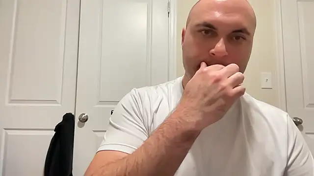 SluggishChase99 online show from 15, 4, 2026