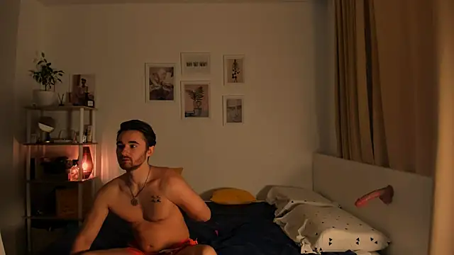  Lora Palmer online show from 13, 12, 2024