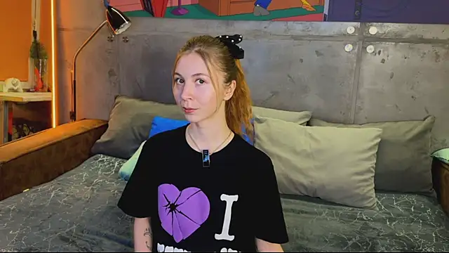 Snapshot of izi-fox chatting on 19, 10, 2025 izi-fox online show from 19, 10, 2025