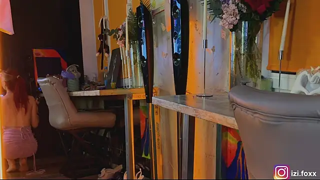 Snapshot of izi-fox chatting on 22, 11, 2025 izi-fox online show from 22, 11, 2025