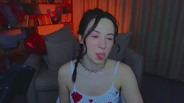 Hayle Hill online show from 15, 2, 2026