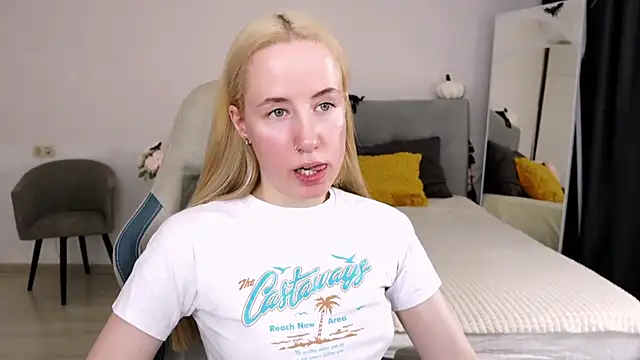 Snapshot of Cassie_Kelman chatting on 25, 10, 2025 Cassie Kelman online show from 25, 10, 2025