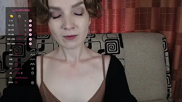 Snapshot of TinaWince chatting on 19, 6, 2026 TinaWince online show from 19, 6, 2026