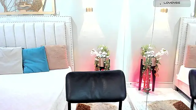  alaiasmile  online show from 27, 4, 2026