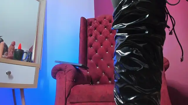 Snapshot of Sarah_Mistress_ chatting on 26, 12, 2024 Sarah Mistress online show from 26, 12, 2024