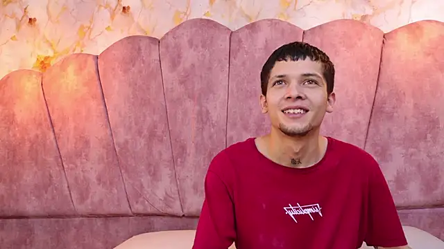 kendalltaylorr online show from 26, 10, 2025