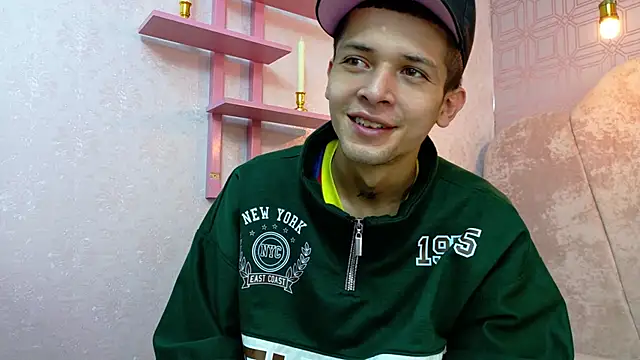 kendalltaylorr online show from 4, 12, 2025