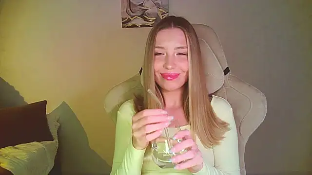mia raspberrie online show from 29, 6, 2026