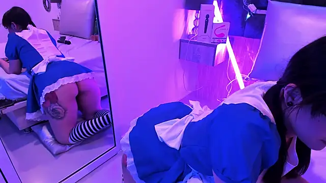 Charlotte Myers online show from 5, 2, 2025