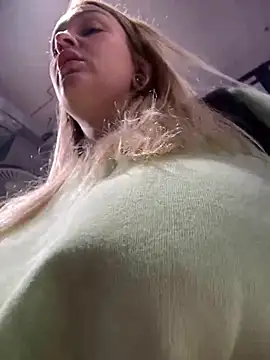 Teya moon  online show from 20, 12, 2024