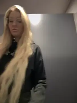 Teya moon  online show from 6, 1, 2025