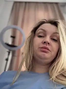 Teya moon  online show from 7, 2, 2025