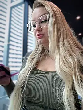 Teya moon  online show from 16, 2, 2025