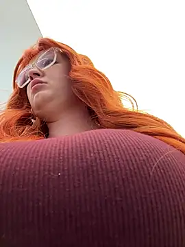Teya moon  online show from 2, 6, 2026