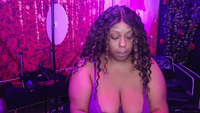 Snapshot of cheriserozequeen chatting on 7, 4, 2026 cheriserozequeen online show from 7, 4, 2026