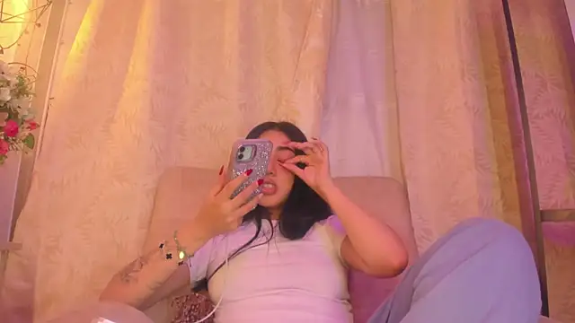 Chanttall  online show from 18, 12, 2024