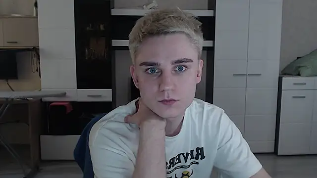 angryzan online show from 4, 3, 2025