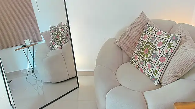 SofiMeza online show from 26, 9, 2025