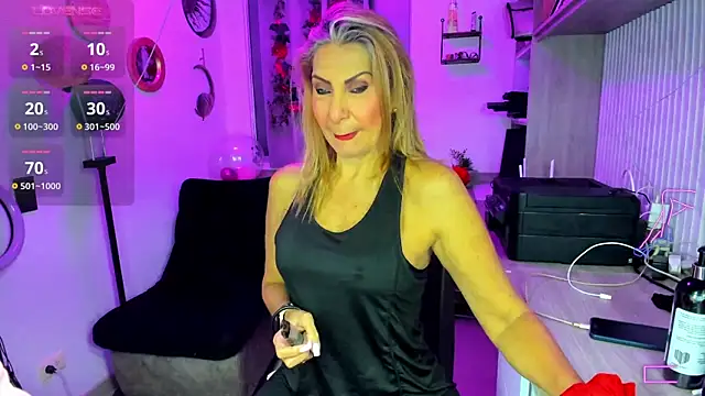 Snapshot of _cristal_ayala chatting on 15, 5, 2026 cristal ayala online show from 15, 5, 2026