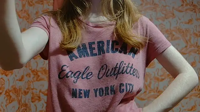 strawberrysmoothie online show from 12, 12, 2024