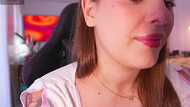 Snapshot of lana_rosy chatting on 8, 4, 2026 lana rosy online show from 8, 4, 2026