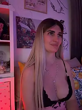 EvelynFrances online show from 28, 4, 2026