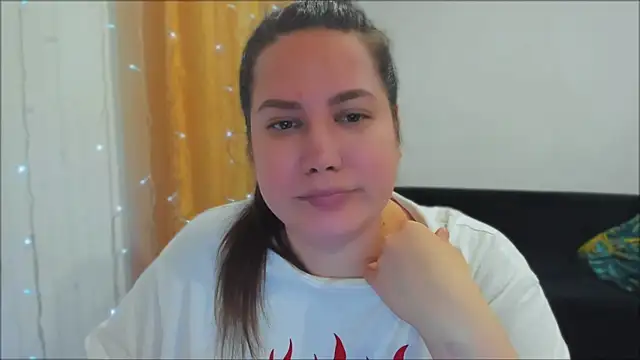 Snapshot of _madalexa_ chatting on 5, 11, 2025 madalexa online show from 5, 11, 2025