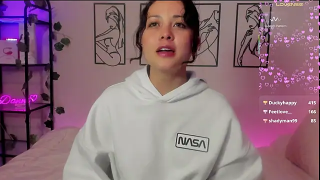 Megan Rodrigo online show from 17, 2, 2025