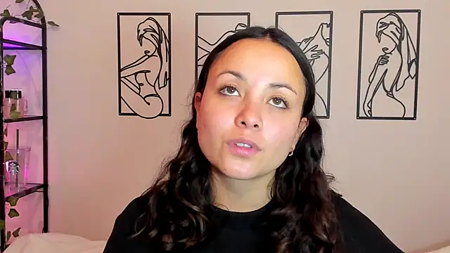 Megan Rodrigo online show from 24, 9, 2025